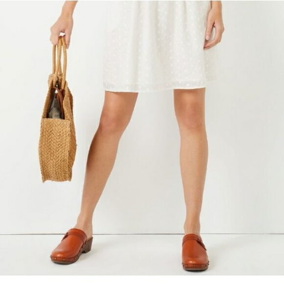 TimeĀ and Tru Women's Studded Wooden Bow Memory FoamāBrown Clogs - Picture 2 of 14